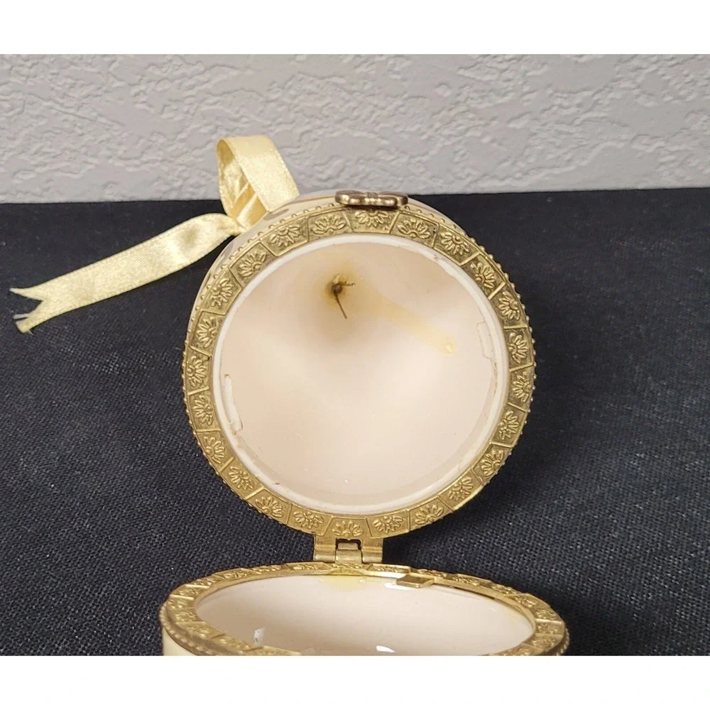 Mr. Christmas Musical Egg Shaped Angel Yellow Ornament/Trinket Box (no music box